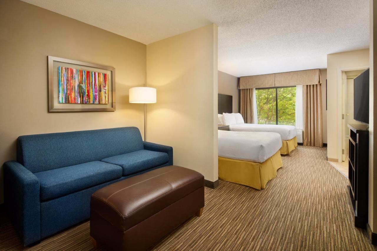 Holiday Inn Express & Suites Alpharetta By Ihg Esterno foto