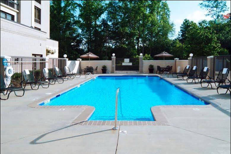 Holiday Inn Express & Suites Alpharetta By Ihg Esterno foto